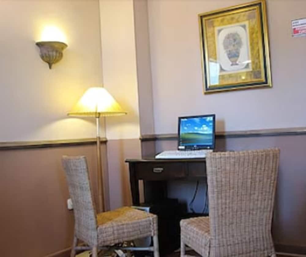 Hotel Sercotel Dona Carmela Севилья Экстерьер фото